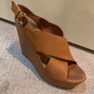 Dolce Vita Tan Wedge 10